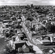 , Bolot's Co-operative flats are seen here as the 'H' shaped building in the lower left. This view, by Max Dupain, dates from around 1960 and was possibly taken from Blues Point Tower then in the process of construction. Courtesy of Max Dupain and Associates. Stanton Library