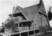, One of three Waterhouse and Lake houses built in Cremorne Road before 1910, featured as 'A Livable Home' in <i>Building</i>, January, 1910. Stanton Library